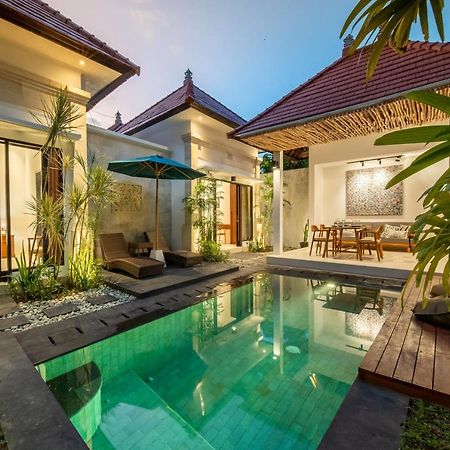 Villa Banua Seminyak Exterior photo