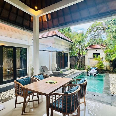 Villa Banua Seminyak Exterior photo