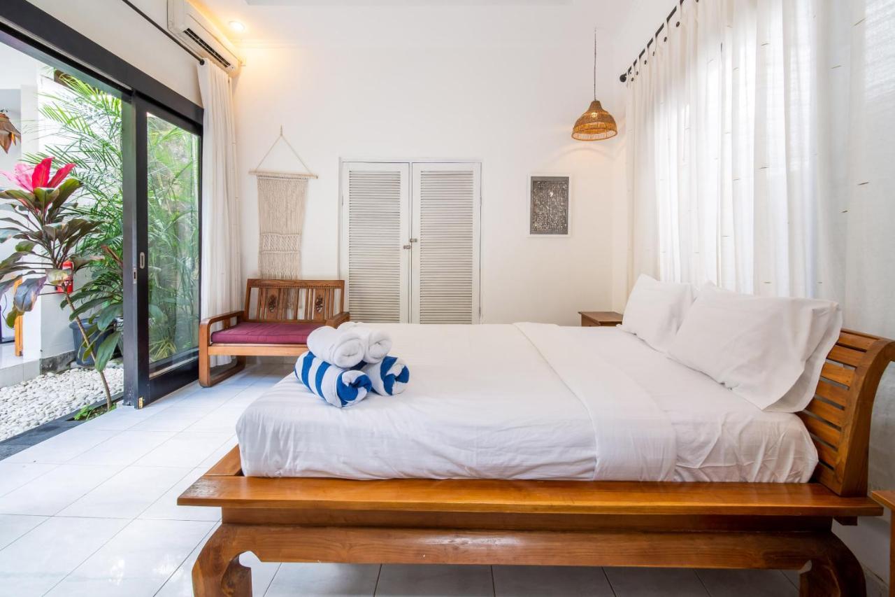 Villa Banua Seminyak Exterior photo