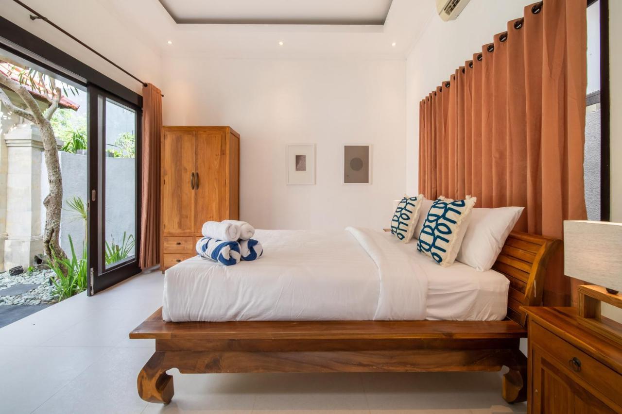 Villa Banua Seminyak Exterior photo